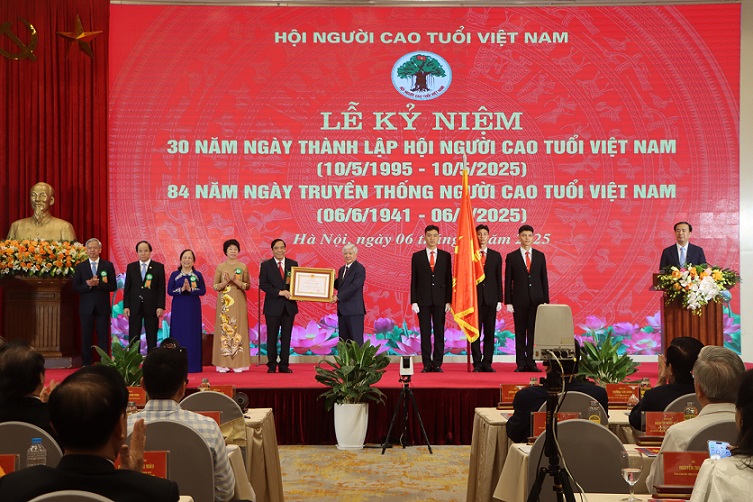 le-ki-niem-30-nam-ngay-thanh-lap-hoi-nct-viet-nam-(10-5-1995